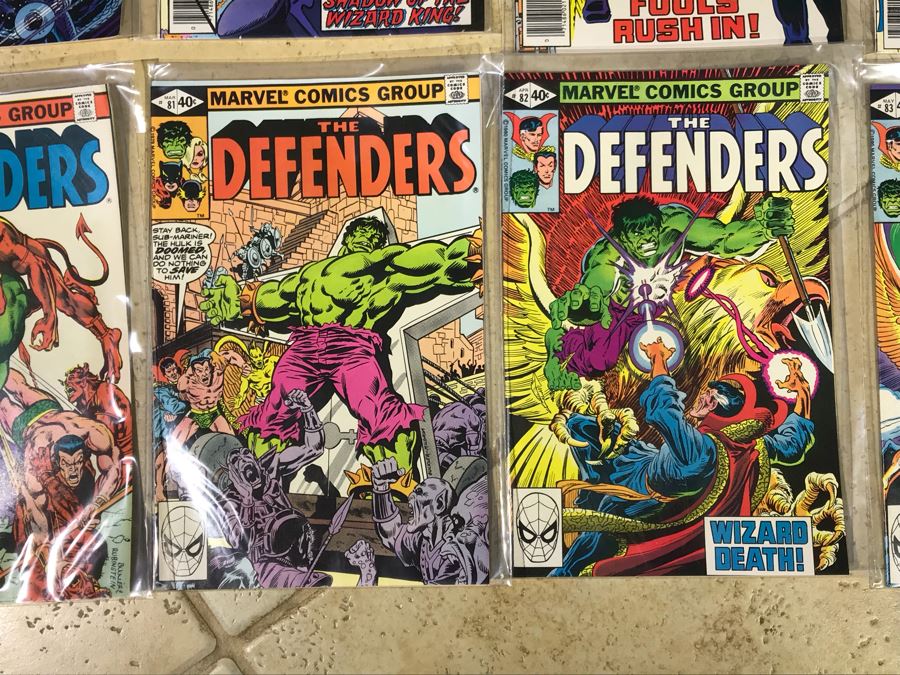 (28) Marvel Comics The Defenders Comic Books