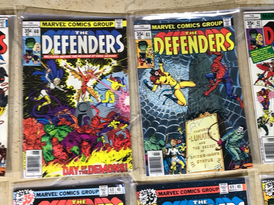 (28) Marvel Comics The Defenders Comic Books  [Photo 4]