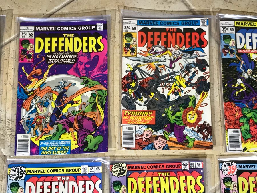 (28) Marvel Comics The Defenders Comic Books  [Photo 3]
