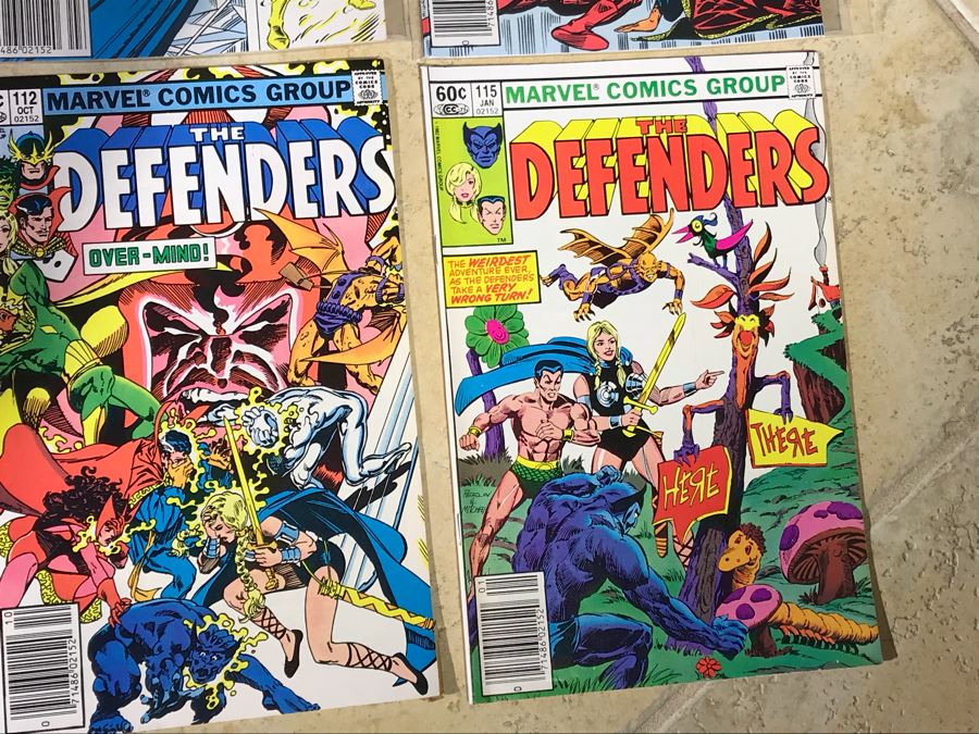 (28) Marvel Comics The Defenders Comic Books  [Photo 17]