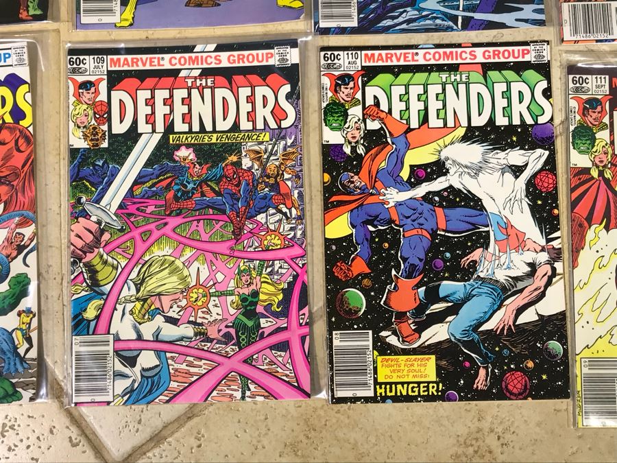 (28) Marvel Comics The Defenders Comic Books  [Photo 15]