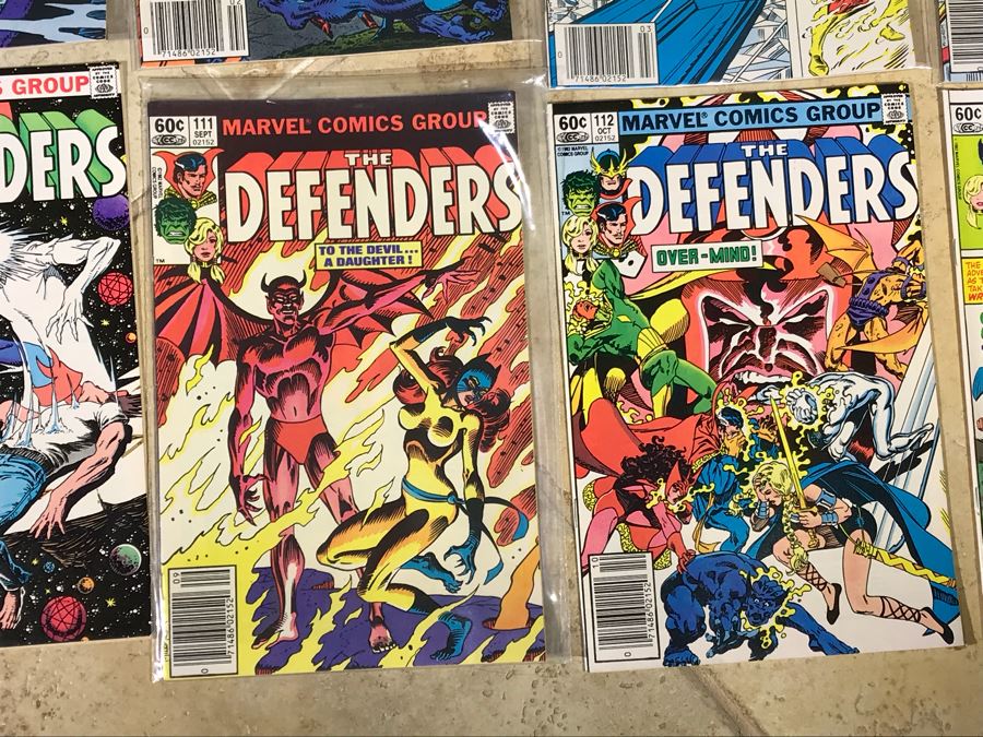 (28) Marvel Comics The Defenders Comic Books  [Photo 16]