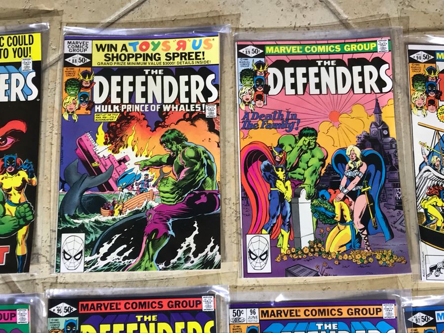 (28) Marvel Comics The Defenders Comic Books  [Photo 3]