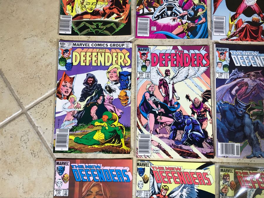 (36) Marvel Comics The Defenders Comic Books  [Photo 6]