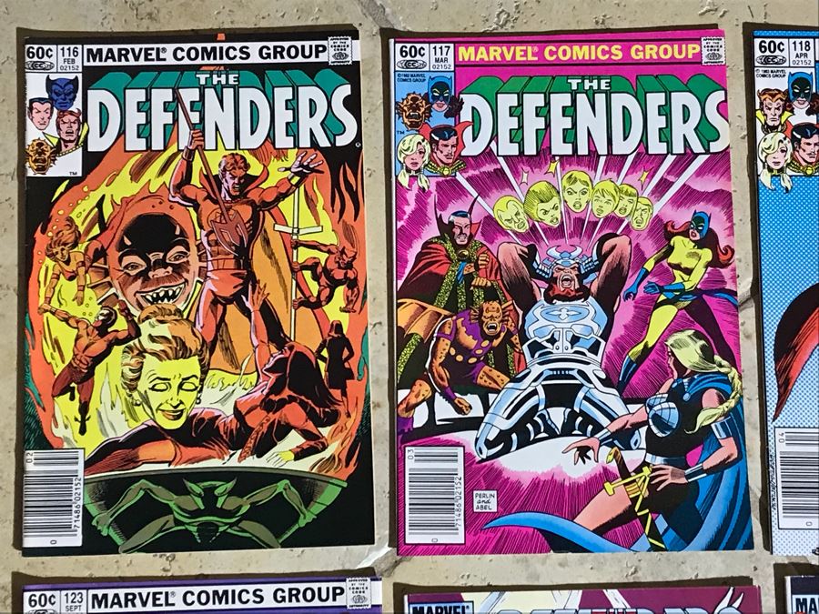 (36) Marvel Comics The Defenders Comic Books  [Photo 2]