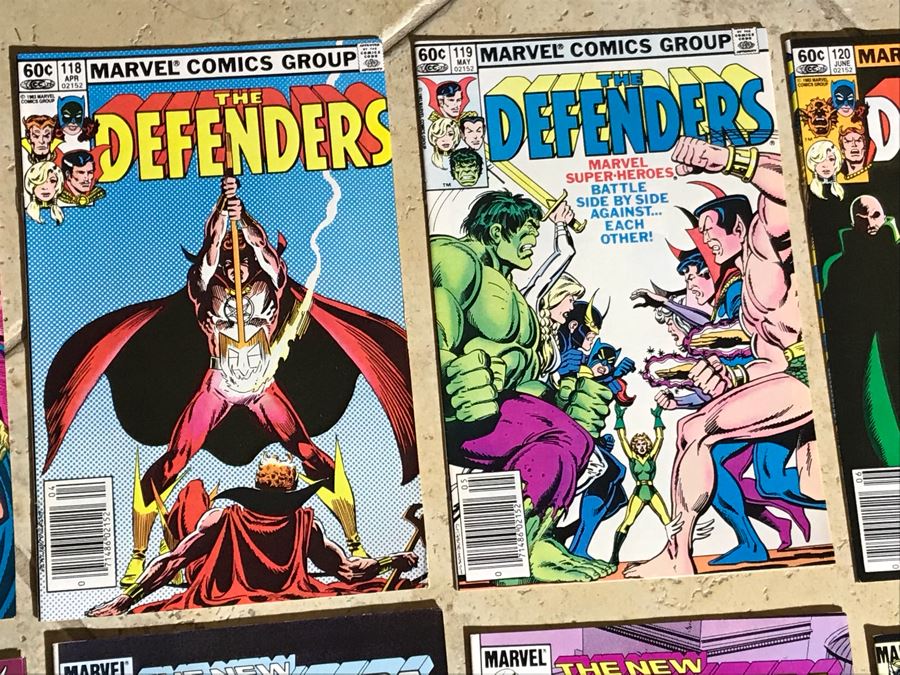 (36) Marvel Comics The Defenders Comic Books  [Photo 3]