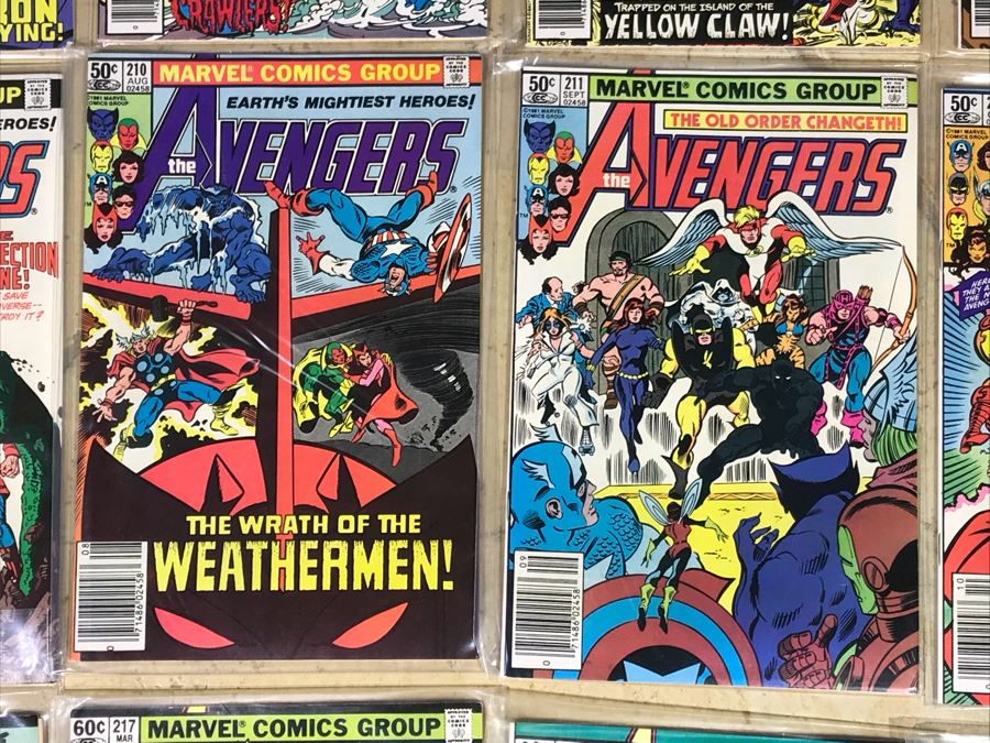 (28) Marvel Comics The Avengers Comic Books [Photo 11]