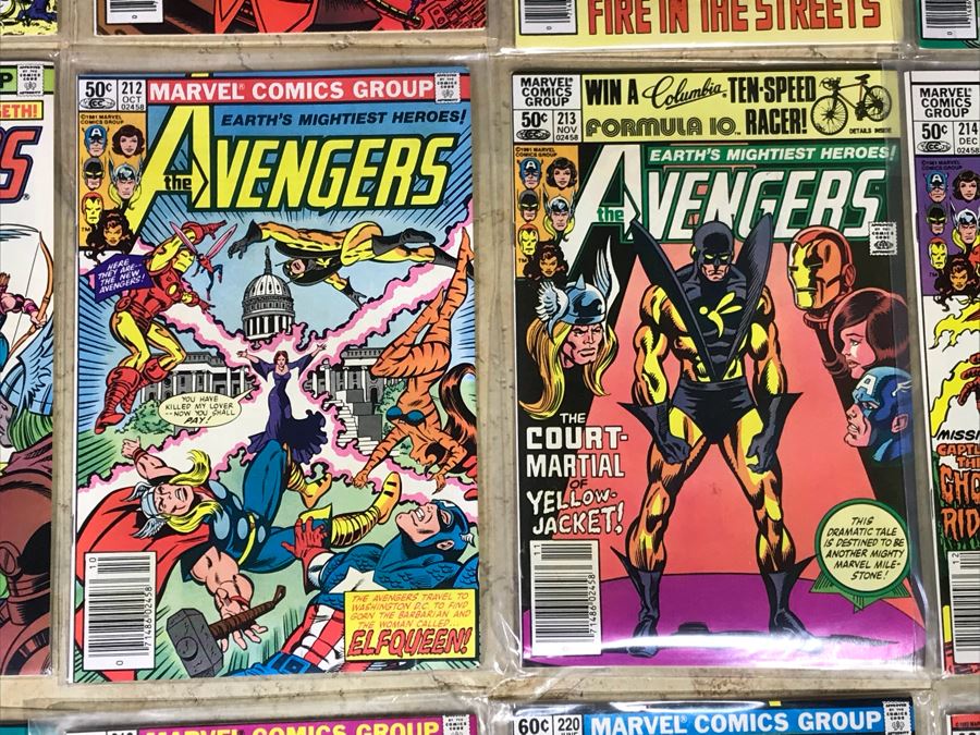 (28) Marvel Comics The Avengers Comic Books [Photo 12]