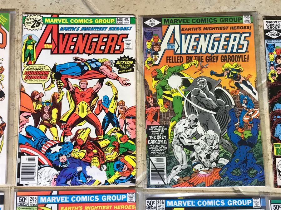 (28) Marvel Comics The Avengers Comic Books [Photo 4]