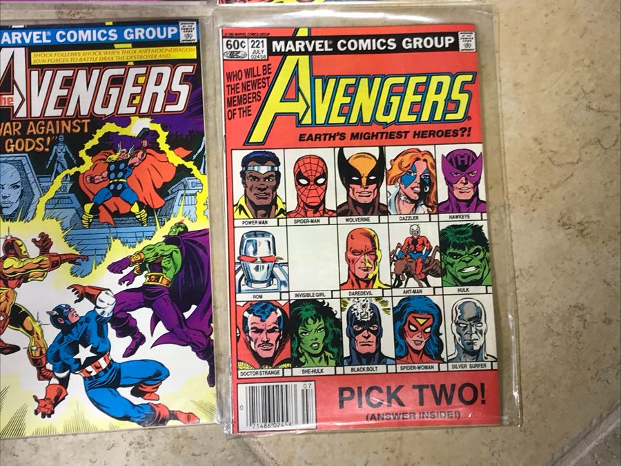 (28) Marvel Comics The Avengers Comic Books [Photo 17]