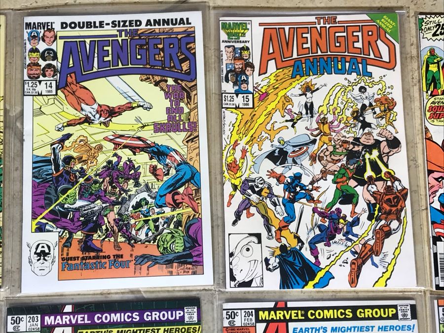 (28) Marvel Comics The Avengers Comic Books [Photo 3]