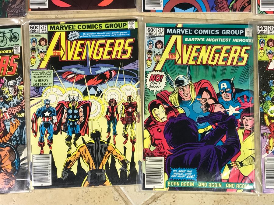 (28) Marvel Comics The Avengers Comic Books [Photo 15]