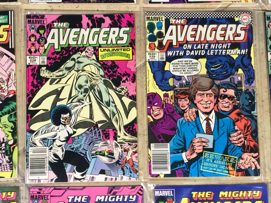 (28) Marvel Comics The Avengers Comic Books [Photo 11]