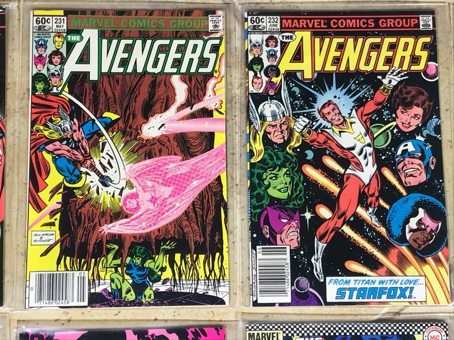 (28) Marvel Comics The Avengers Comic Books [Photo 7]