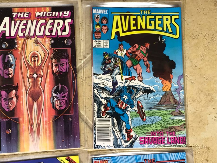 (25) Marvel Comics The Avengers Comic Books [Photo 5]