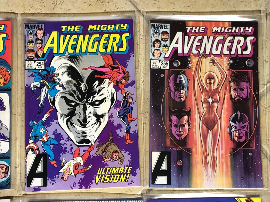 (25) Marvel Comics The Avengers Comic Books [Photo 4]