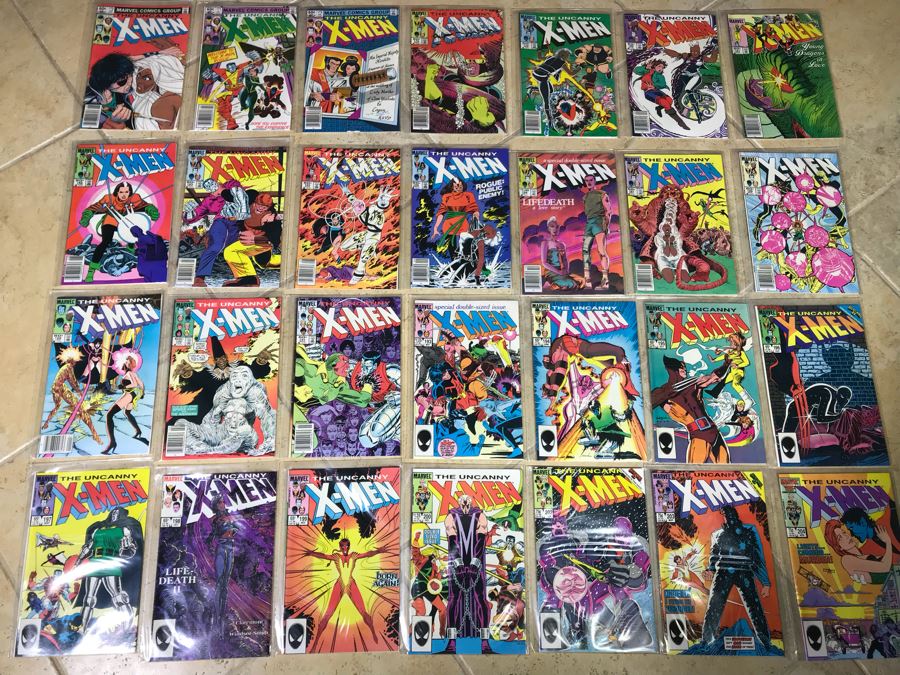 (28) Marvel Comics Uncanny X-Men Comic Books