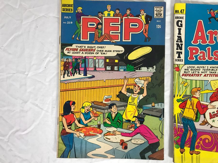 (9) Vintage Comics Books PEP, Archie's Pals N Gals, Jughead, Betty And Veronica, Archie And More [Photo 2]