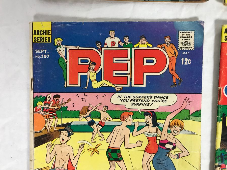(9) Vintage Comics Books PEP, Archie's Pals N Gals, Jughead, Betty And Veronica, Archie And More [Photo 10]