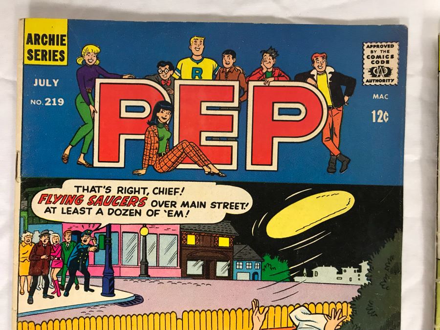 (9) Vintage Comics Books PEP, Archie's Pals N Gals, Jughead, Betty And Veronica, Archie And More [Photo 3]
