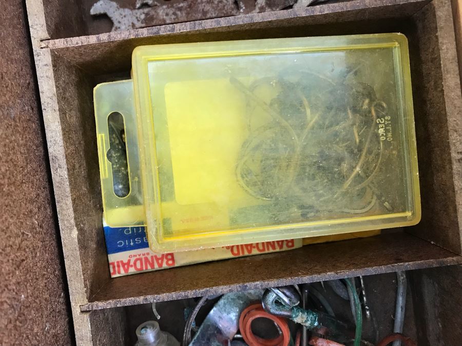 Large Wooden Tackle Box With Large Saltwater Fishing Lures And Various Fishing Tackle And Metal Lures - See Photos For More Inside Box [Photo 21]