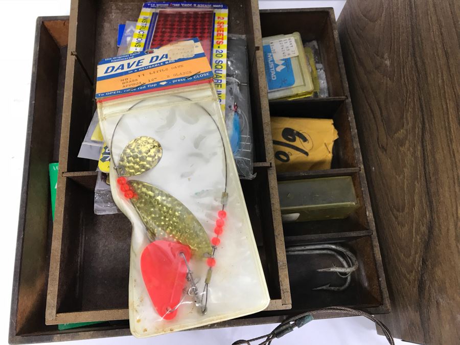 Large Wooden Tackle Box With Large Saltwater Fishing Lures And Various Fishing Tackle And Metal Lures - See Photos For More Inside Box [Photo 19]