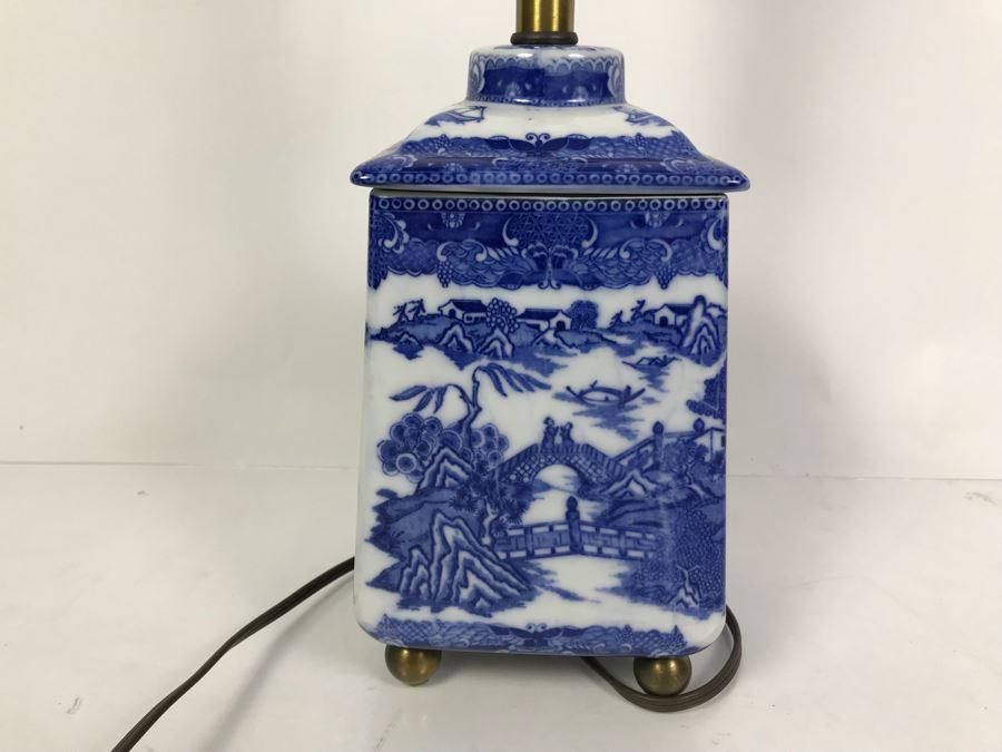 Contemporary Asian Blue And White Table Lamp Without Shade [Photo 8]