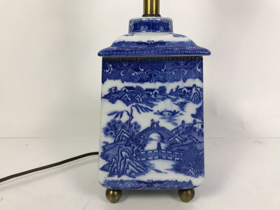 Contemporary Asian Blue And White Table Lamp Without Shade [Photo 5]