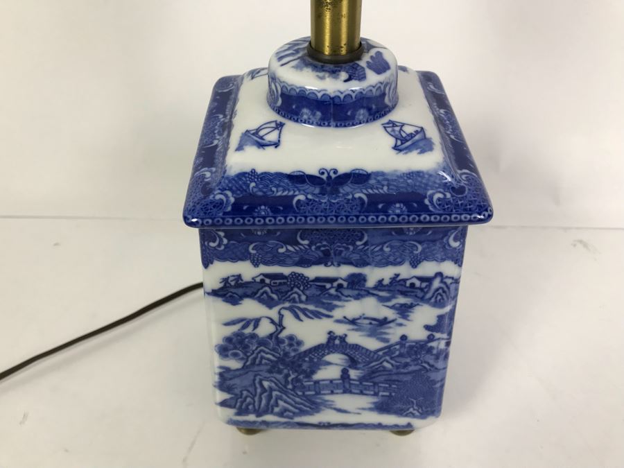 Contemporary Asian Blue And White Table Lamp Without Shade [Photo 6]