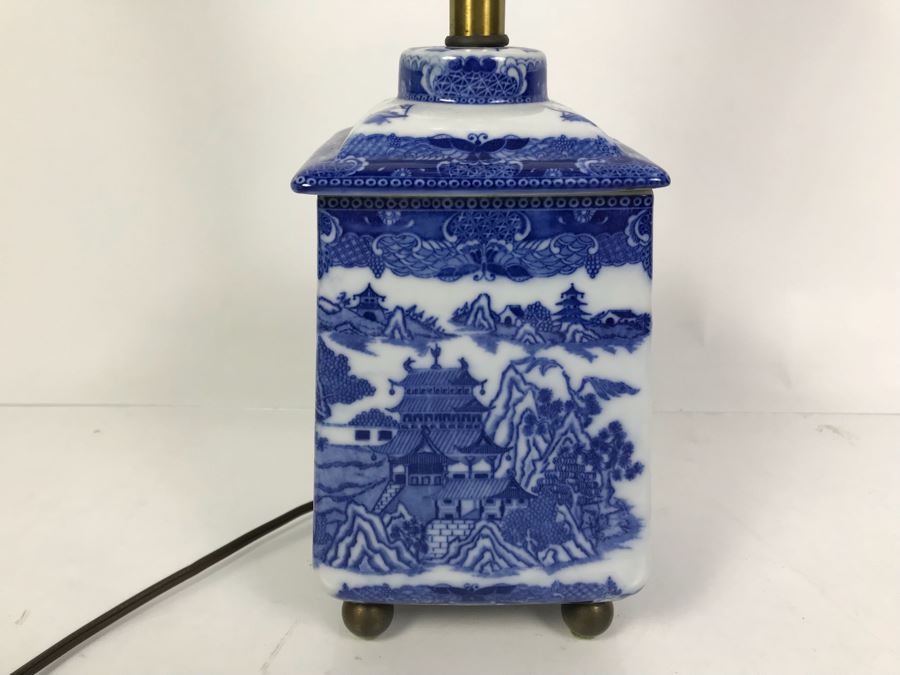 Contemporary Asian Blue And White Table Lamp Without Shade [Photo 7]
