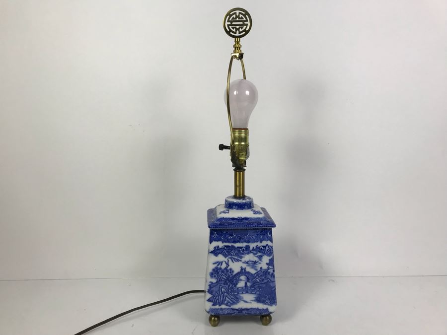 Contemporary Asian Blue And White Table Lamp Without Shade [Photo 4]