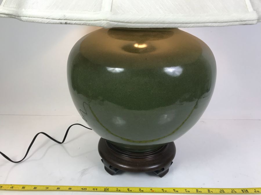 Large Asian Green Pottery Table Lamp [Photo 5]
