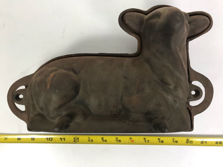 Large Vintage Cast Iron Mold Of Sheep [Photo 1]