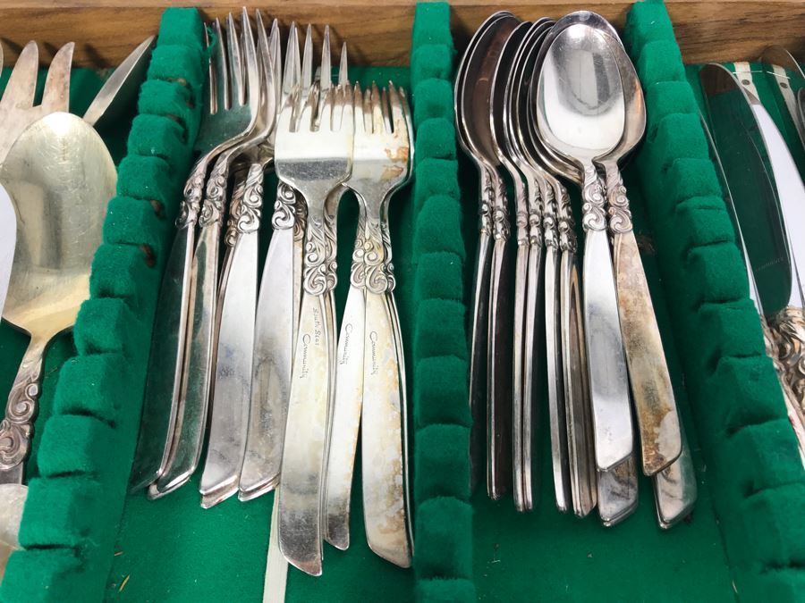 Set Of Community 'South Seas' Pattern Silverplate Flatware Spoons, Forks, Knives, Serving Utensils [Photo 4]