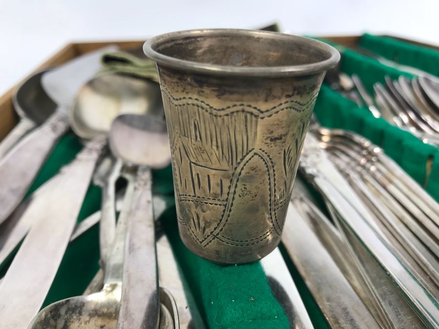 Set Of Community 'South Seas' Pattern Silverplate Flatware Spoons, Forks, Knives, Serving Utensils [Photo 11]