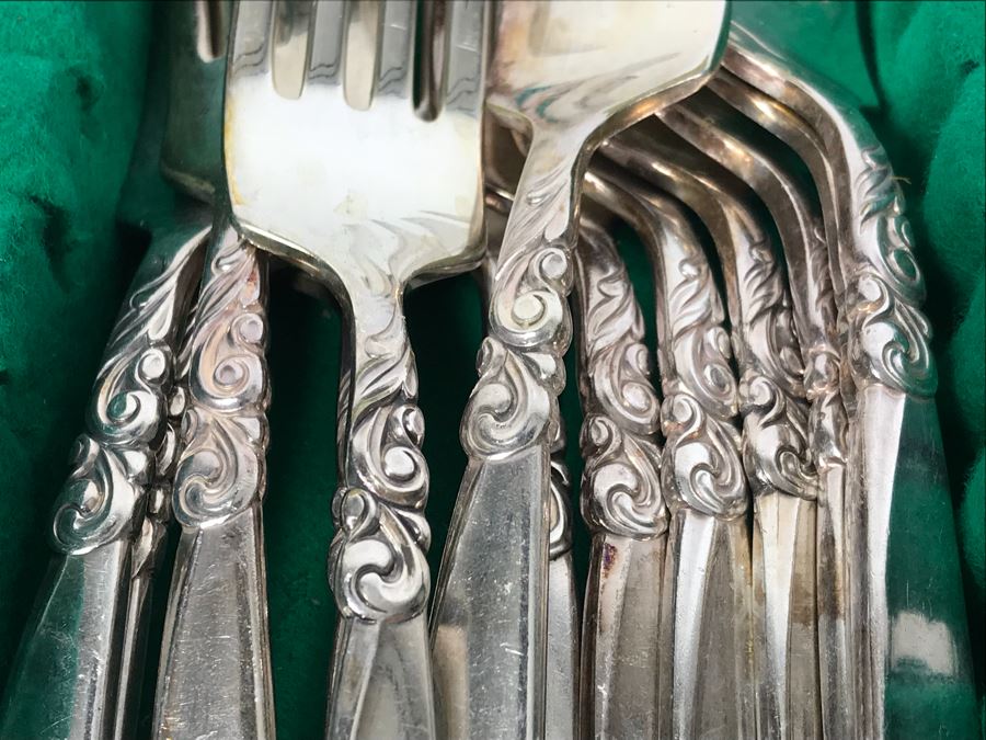Set Of Community 'South Seas' Pattern Silverplate Flatware Spoons, Forks, Knives, Serving Utensils [Photo 9]