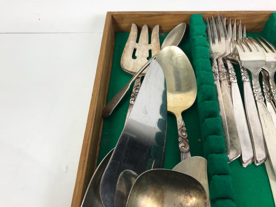 Set Of Community 'South Seas' Pattern Silverplate Flatware Spoons, Forks, Knives, Serving Utensils [Photo 6]