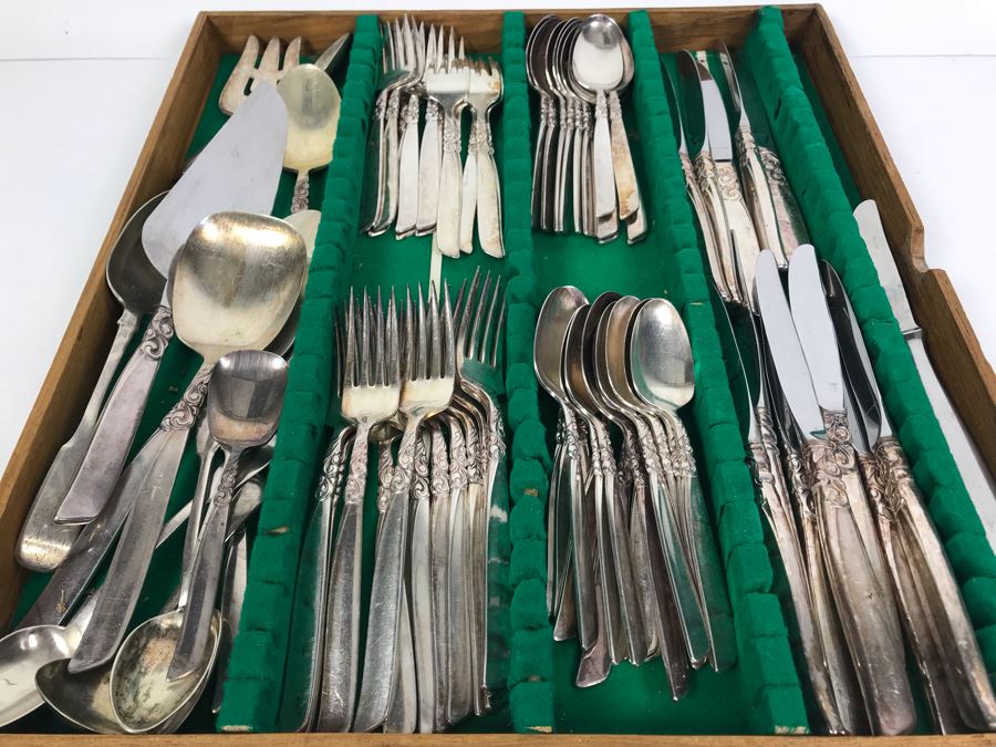 Set Of Community 'South Seas' Pattern Silverplate Flatware Spoons, Forks, Knives, Serving Utensils [Photo 1]