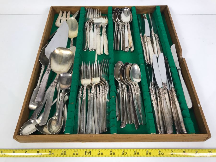 Set Of Community 'South Seas' Pattern Silverplate Flatware Spoons, Forks, Knives, Serving Utensils [Photo 2]