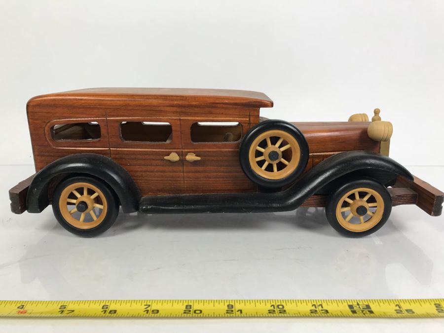 Wooden Model Of Antique Automobile Car [Photo 1]