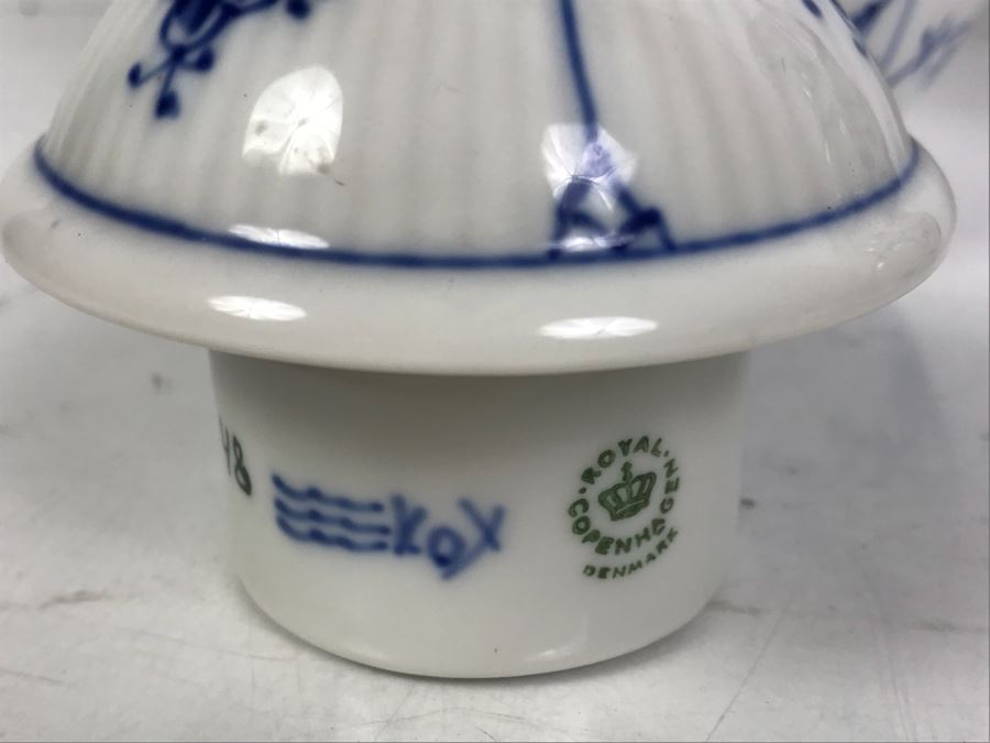 Royal Copenhagen Denmark Blue And White China Coffee Pot And Teapot [Photo 10]