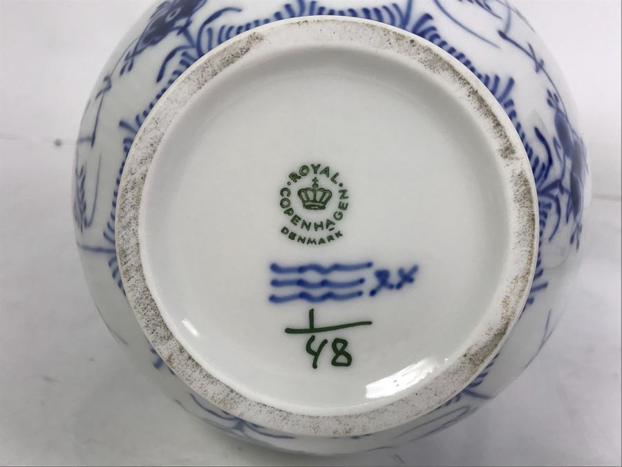 Royal Copenhagen Denmark Blue And White China Coffee Pot And Teapot [Photo 12]