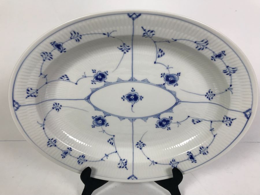 Pair Of Royal Copenhagen Denmark Blue And White China Serving Platters Apx 14.5'L [Photo 3]