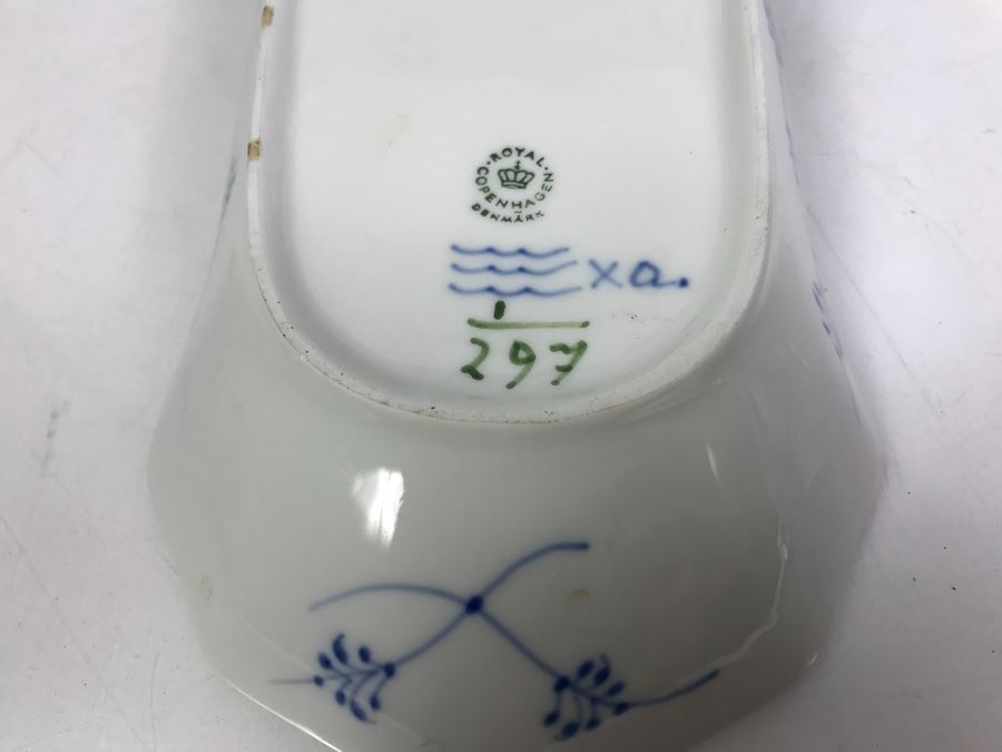 Pair Of Royal Copenhagen Denmark Blue And White China Serving Platters Apx 14.5'L [Photo 5]