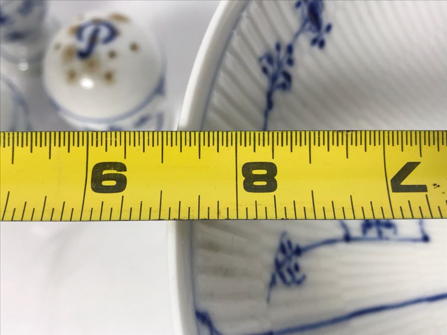 Royal Copenhagen Denmark Blue And White China Footed Bowl 8.5'Dia And Salt And Pepper Shakers [Photo 18]