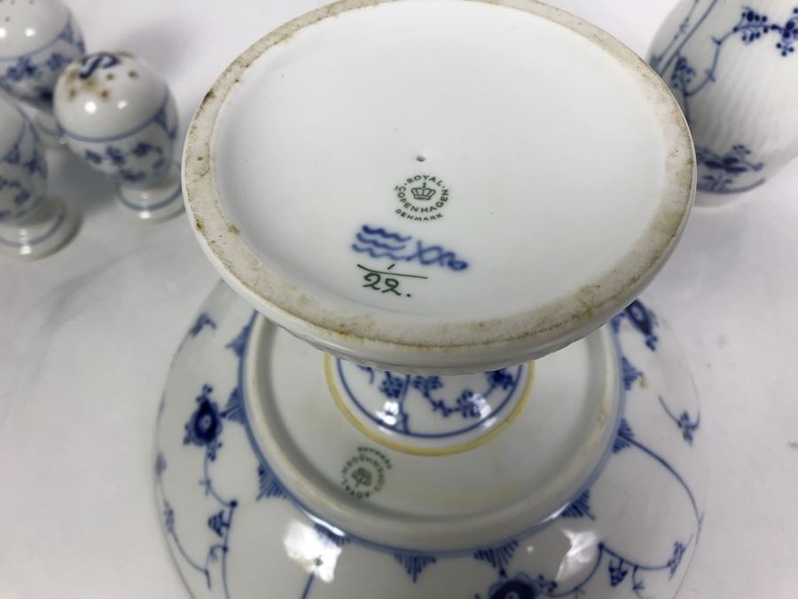 Royal Copenhagen Denmark Blue And White China Footed Bowl 8.5'Dia And Salt And Pepper Shakers [Photo 11]
