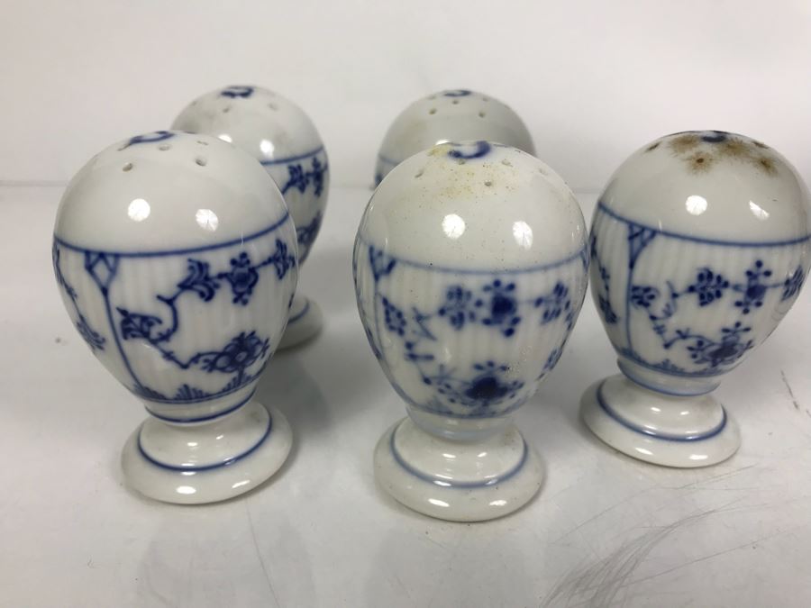 Royal Copenhagen Denmark Blue And White China Footed Bowl 8.5'Dia And Salt And Pepper Shakers [Photo 9]