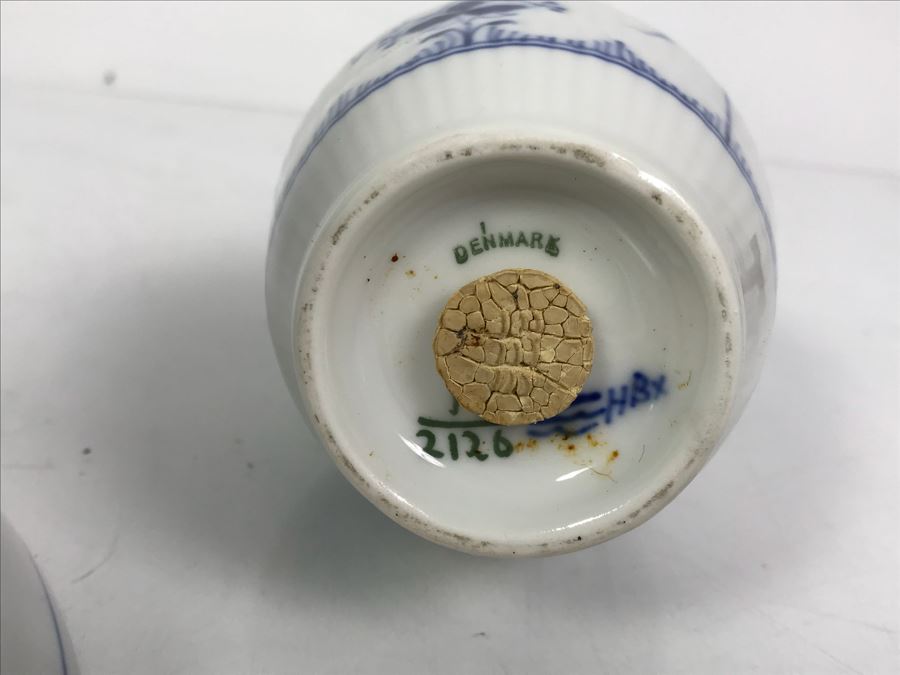 Royal Copenhagen Denmark Blue And White China Footed Bowl 8.5'Dia And Salt And Pepper Shakers [Photo 15]