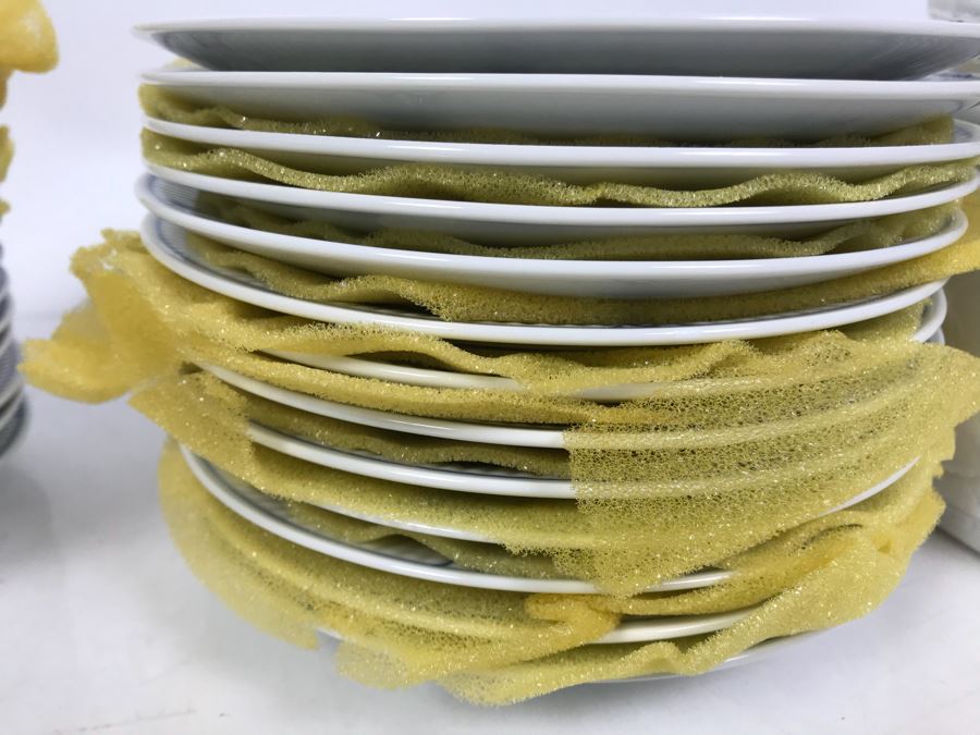 Set Of Royal Copenhagen Denmark Blue And White China Dishes Plates 6' And 6.5' With Storage Containers Apx 25 Pieces [Photo 9]