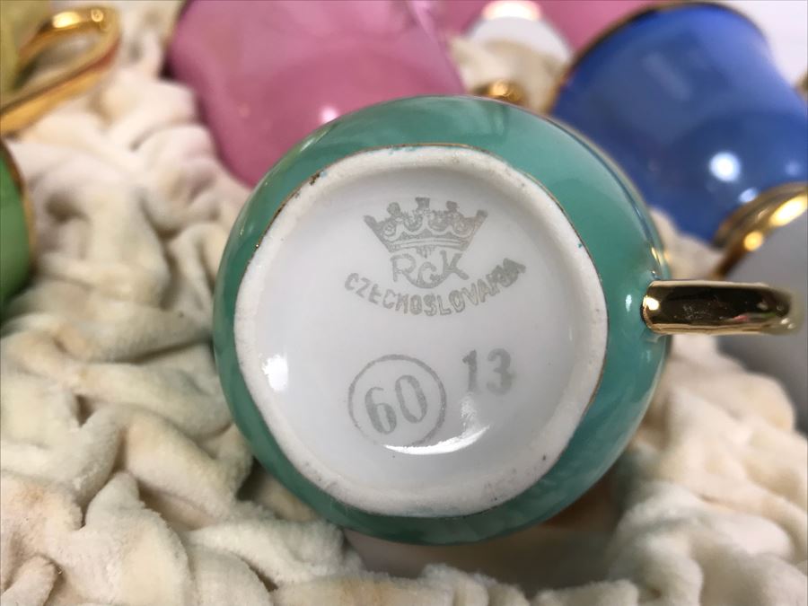 Set Of Czechoslovakian RGK Demitasse Cups And Saucers With Storage Case [Photo 4]